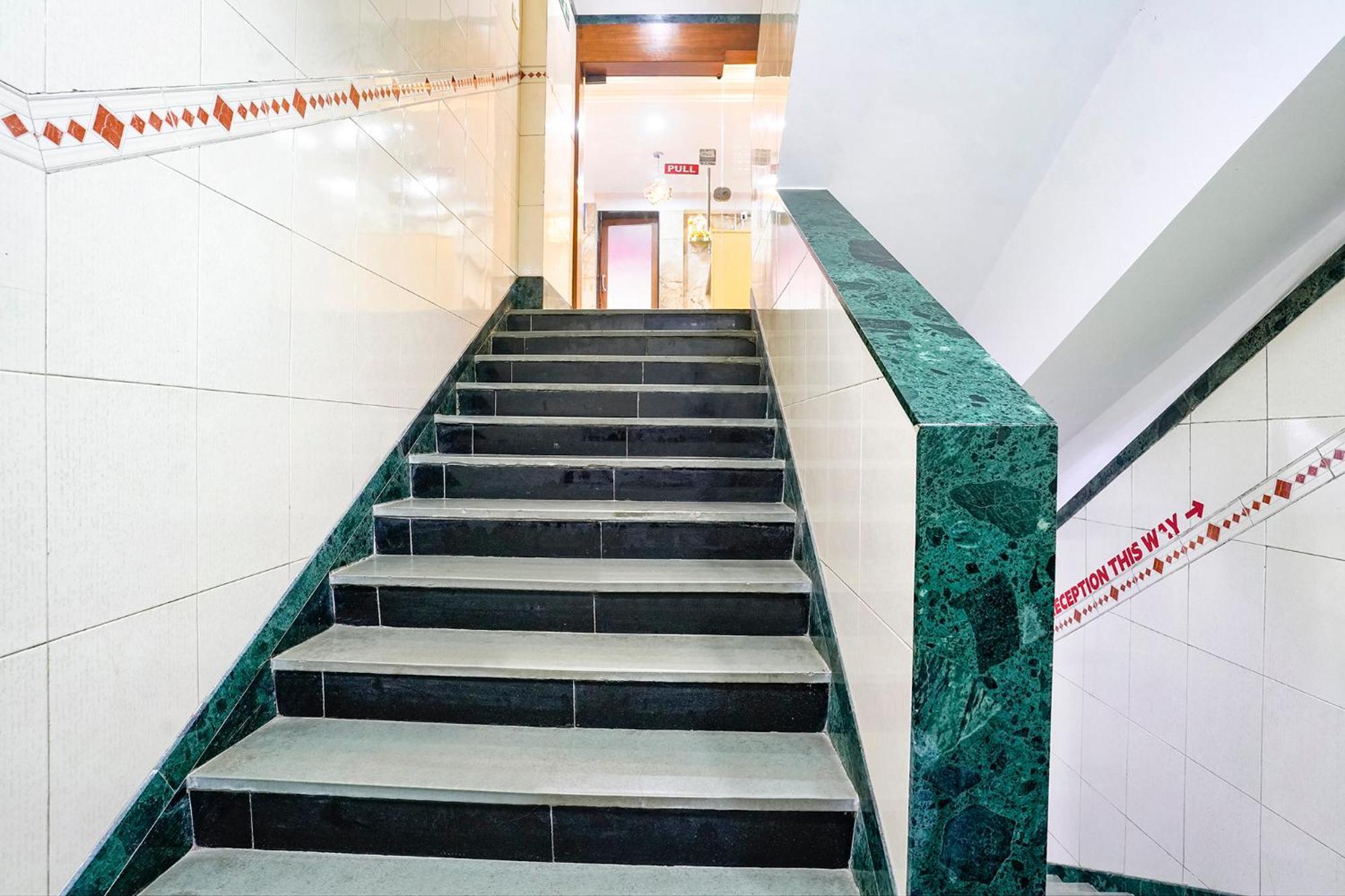Fabhotel Cruz Royale - Nr- Bandra West — Photos 2